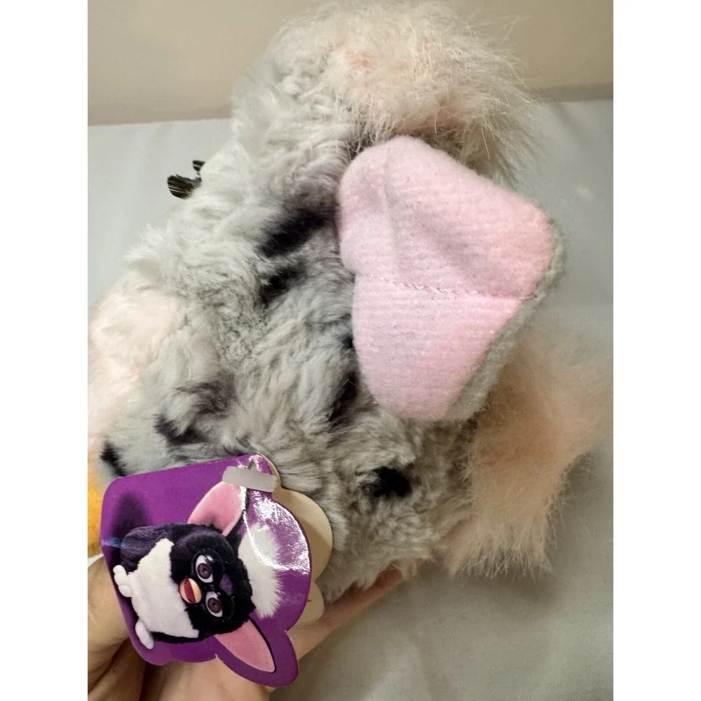 Furby 1998 Gray & Pink Snow Leopard Model 70-800 Tiger Electronic Works BOX/TAG